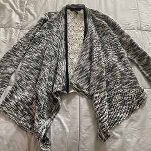 Black/white cardigan with detail